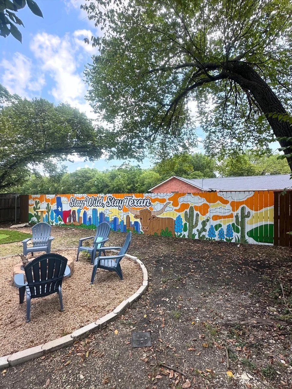 dallas airbnb mural